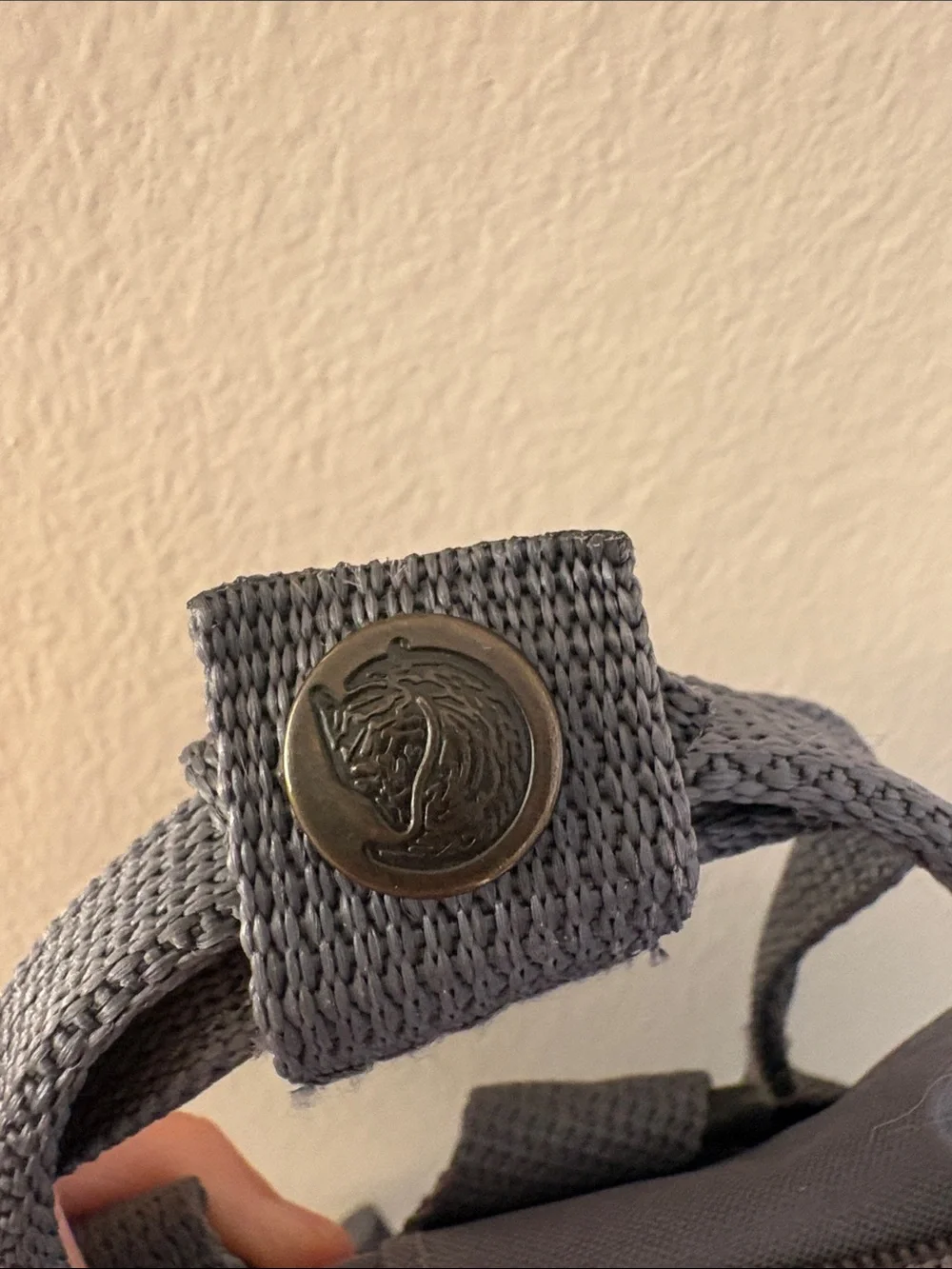 Fjallraven Kånken Mini Backpack in Charcoal with Red Logo